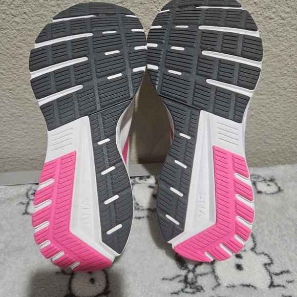 Brooks Signal 3 Running Shoes Size 9 White/ Pink - Picture 5 of 10